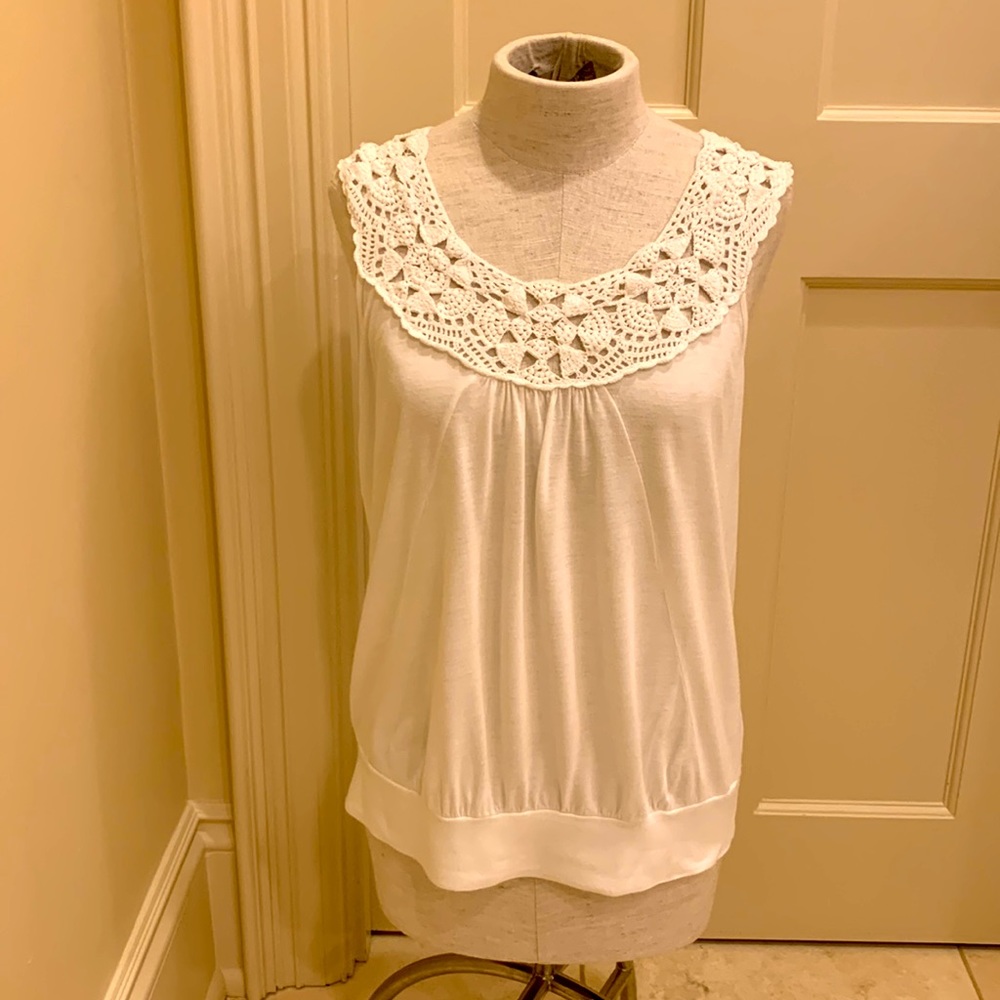 NOUGAT LONDON WOMENS WHITE COTTON TOP WITH CROCHET. SIZE 2 - FITS LIKE A S/M